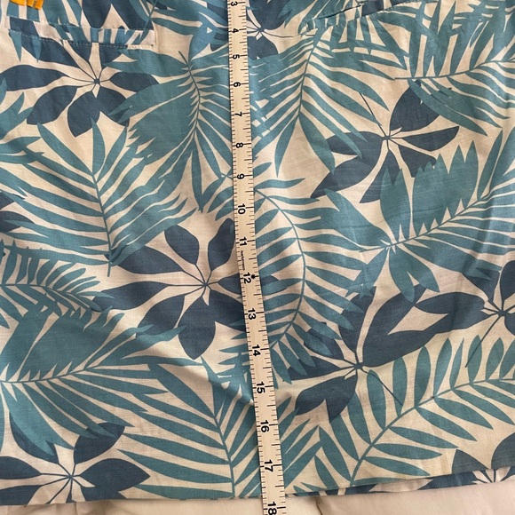 Loudmouth ladies. Great skirt for any event size 8. Excellent condition. - Picture 2 of 5